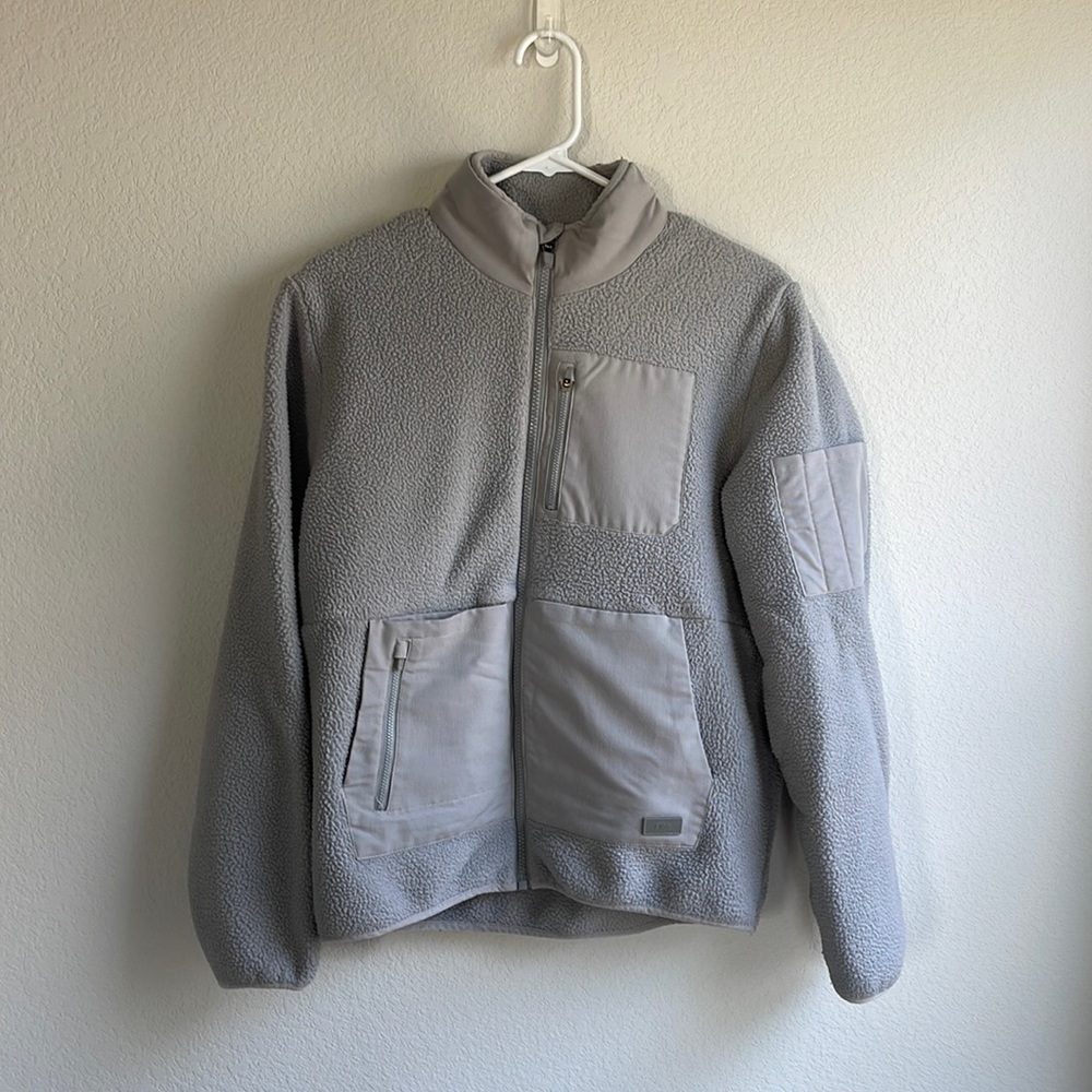 Figs zip up